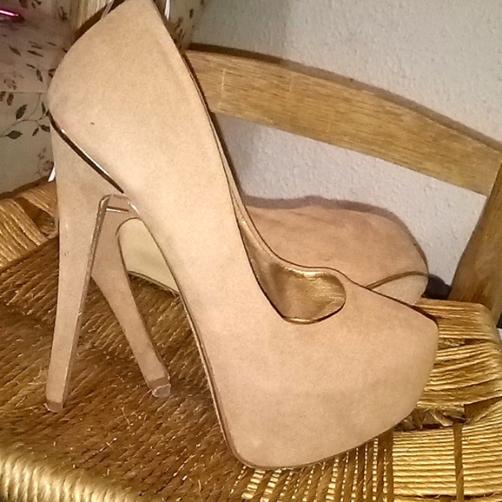 Women's suede size 7 tan high heels